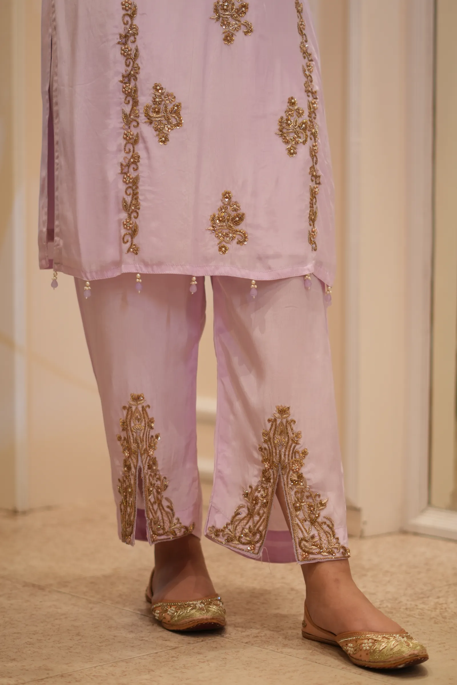 Lilac Zardozi Buti Suit — photo 9