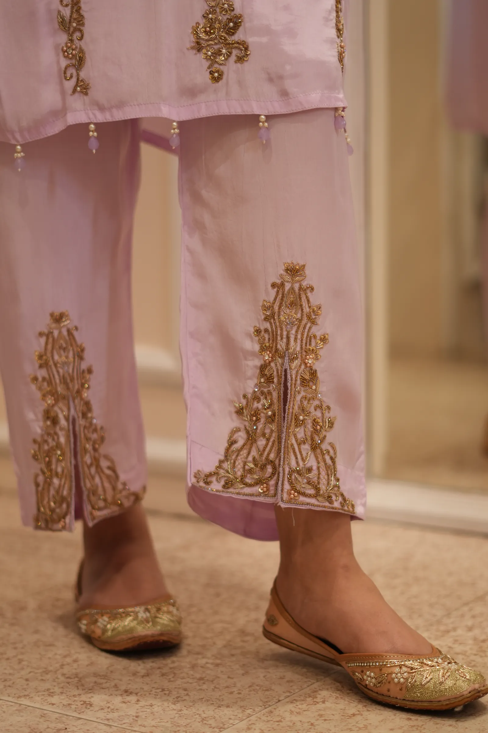 Lilac Zardozi Buti Suit — photo 11