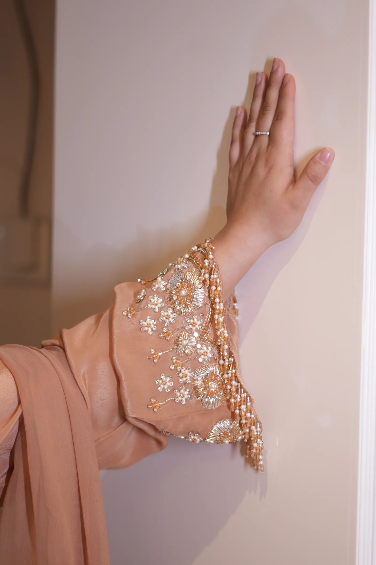 Peach Pearl Zardozi Suit — photo 5