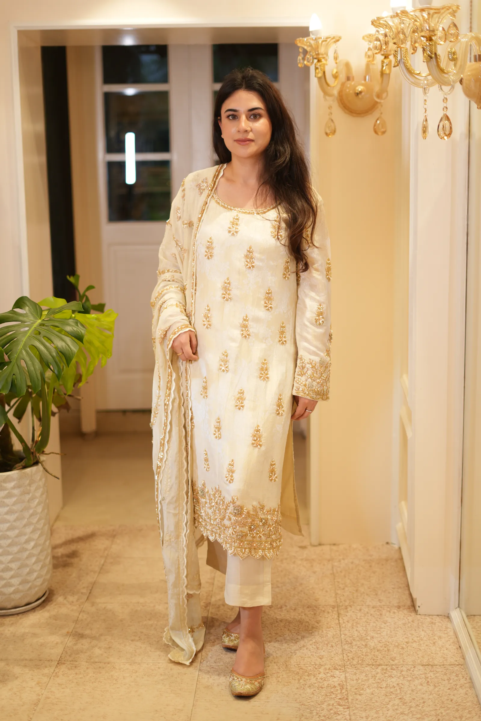 Ivory Gold Buti Suit — photo 5