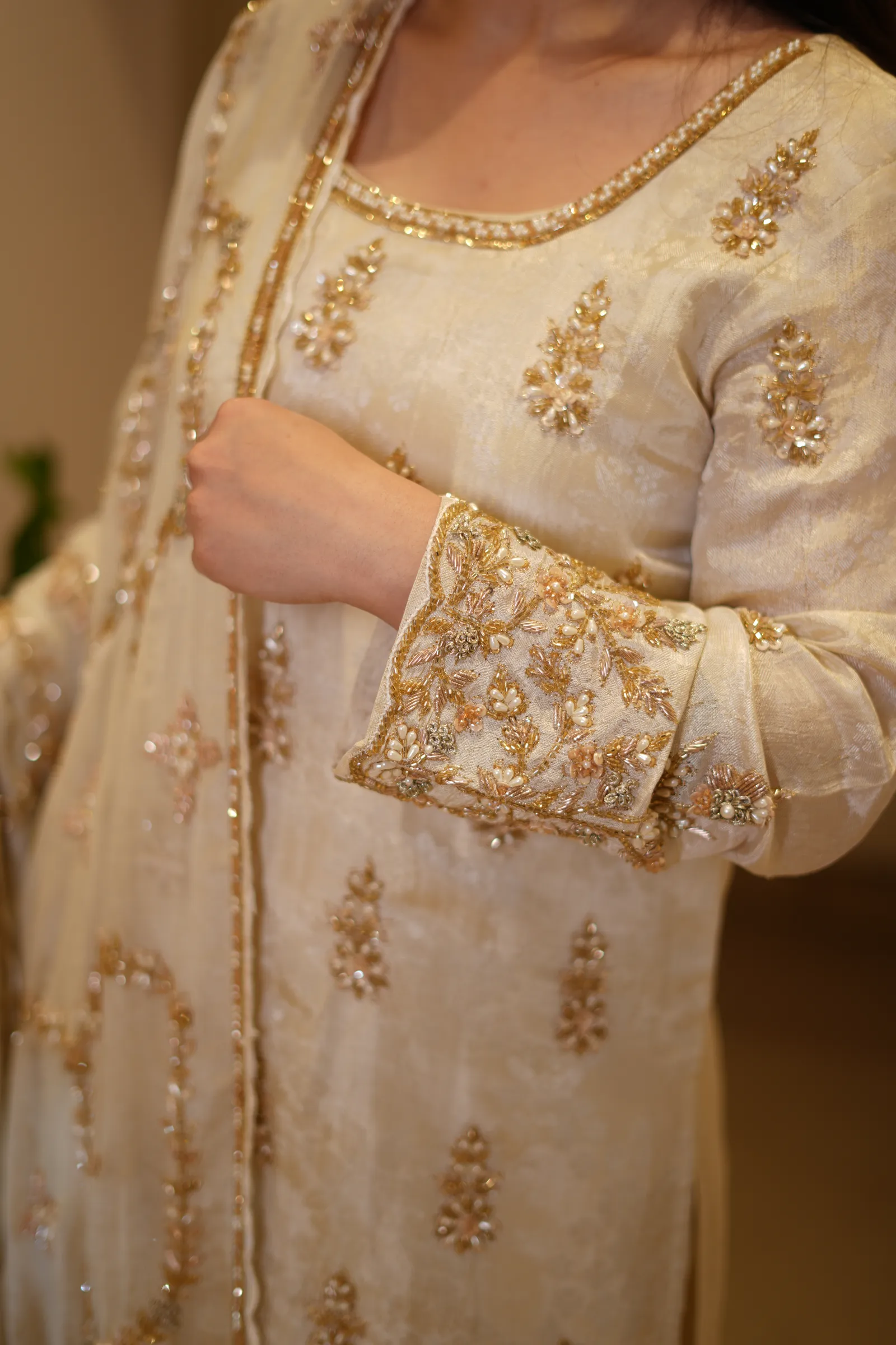Ivory Gold Buti Suit — photo 15